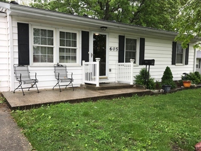 Public Auction - 605 S. Hutchinson, Salisbury MO - image 1