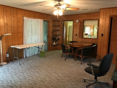Public Auction - 605 S. Hutchinson, Salisbury MO - image 16
