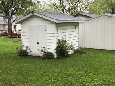 Public Auction - 605 S. Hutchinson, Salisbury MO - image 6