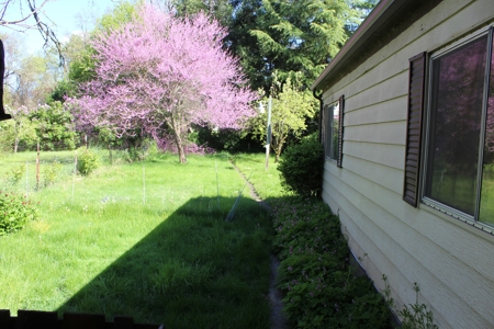 Grants Pass Oregon Country Home Not Far From Town - image 23