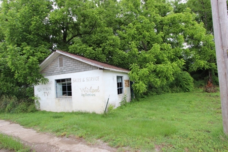 Absolute Auction Commercial building in Lynnville TN - image 2