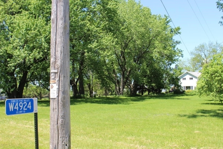 Hobby Farm  Bordering Neillsville Industrial Park - image 1
