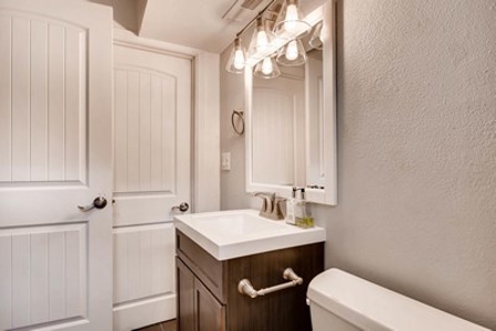 Absolute Auction Beautiful Remodeled Home Denver Colorado - image 7