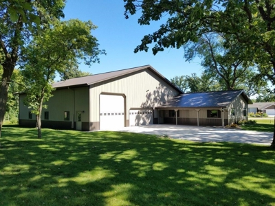 Premier Riverfront Luxury Home & Rv Garage - image 12