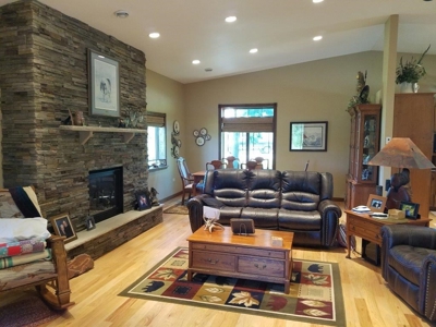 Premier Riverfront Luxury Home & Rv Garage - image 50