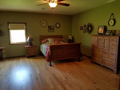 Premier Riverfront Luxury Home & Rv Garage - image 26