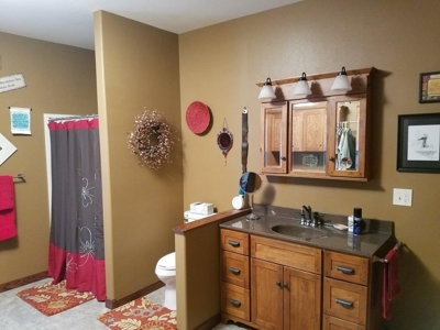 Premier Riverfront Luxury Home & Rv Garage - image 21