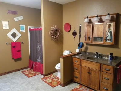 Premier Riverfront Luxury Home & Rv Garage - image 20