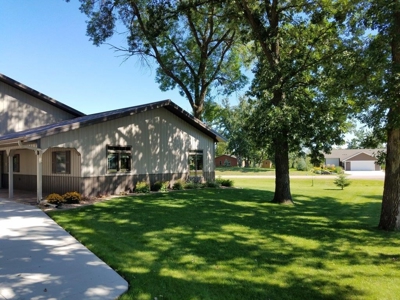 Premier Riverfront Luxury Home & Rv Garage - image 14