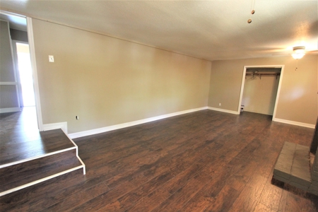 Updated Auction Home in Paris TX - image 13