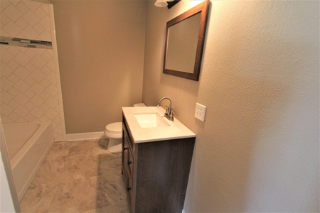 Updated Auction Home in Paris TX - image 9