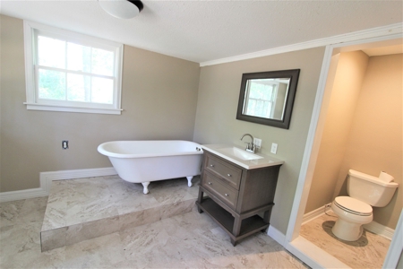 Updated Auction Home in Paris TX - image 14