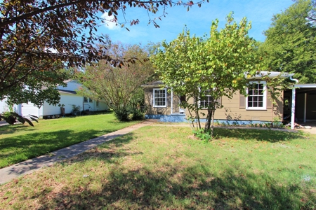 Updated Auction Home in Paris TX - image 15
