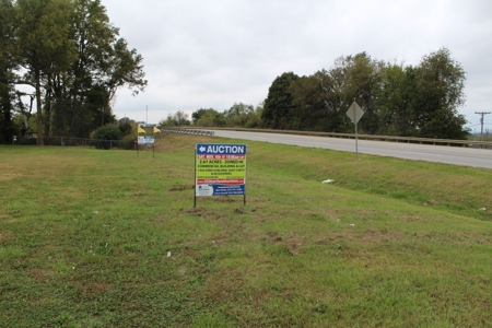 Commercial Building and Vacant Lot Zoned Heavy Industrial - image 8