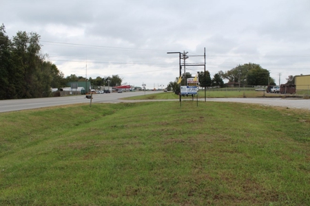 Commercial Building and Vacant Lot Zoned Heavy Industrial - image 10