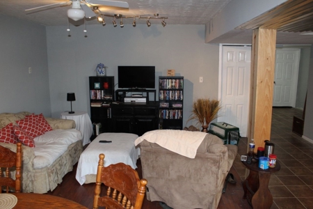 Country home for sale near Smiths Grove Kentucky - image 18