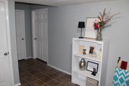 Country home for sale near Smiths Grove Kentucky - image 19