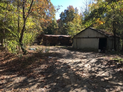 Fixer Upper Home and Building Lots Selling at Auction - image 6