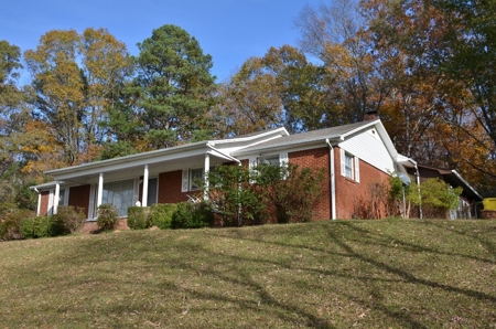 Live Absolute Auction 2 Bedroom Brick Home in Hartselle, AL - image 2