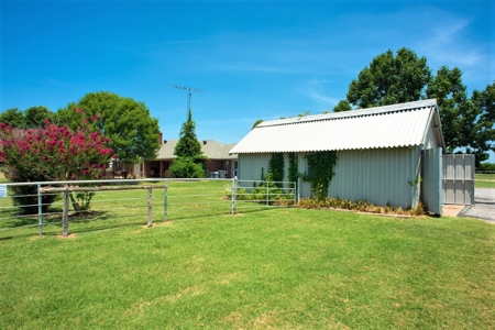 Cattle Ranch on Large Acreage for Sale in Northeast Texas - image 23