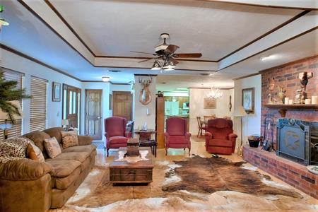 Cattle Ranch on Large Acreage for Sale in Northeast Texas - image 4