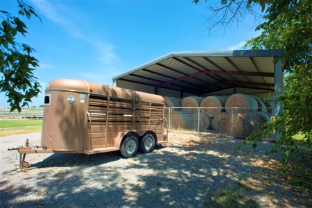 Cattle Ranch on Large Acreage for Sale in Northeast Texas - image 21