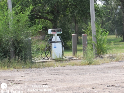 Online Auction Station/Convenience Store, Turon Kansas - image 5