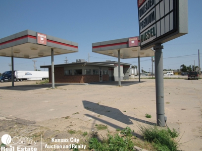 Online Auction Station/Convenience Store, Minneola Kansas - image 5