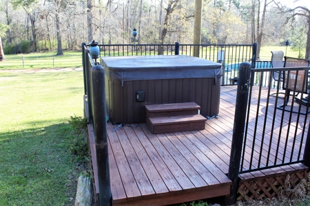 East Texas Country Home For Sale, Acreage, Horse Property - image 14