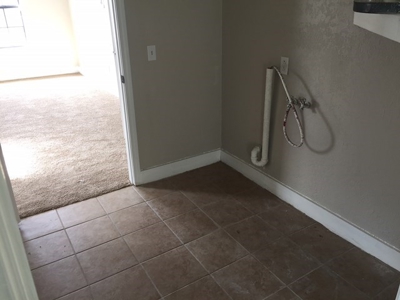 Spacious Home for Sale in Ozark, Al - image 4