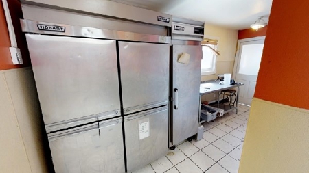 Mixed-Use Commercial Building Auction - image 18