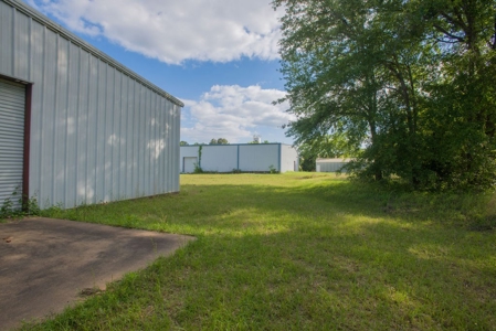 Absolute Auction on Commercial Building in Palestine TX - image 26