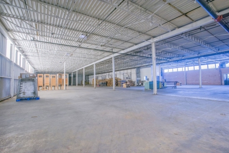 Absolute Auction on Commercial Building in Palestine TX - image 19