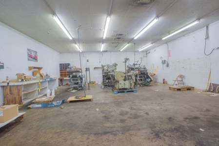Absolute Auction on Commercial Building in Palestine TX - image 22