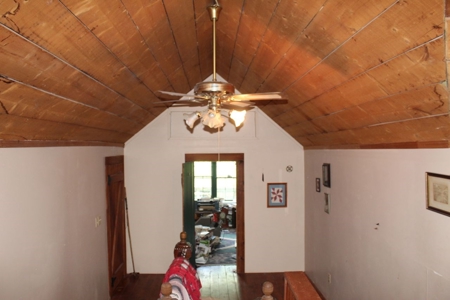 Country Home, Guest House ,Creek Frontage & 34 Acres in KY - image 10
