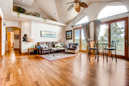 Castle Rock Exclusive Estate - image 10