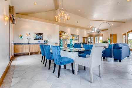 Castle Rock Exclusive Estate - image 5