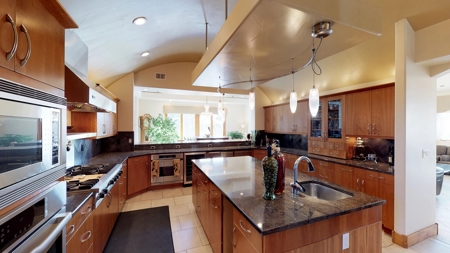 Castle Rock Exclusive Estate - image 17
