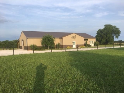 Equestrian Farm Arena For Sale Southwest Missouri Billings - image 1