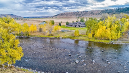 Montana Riverfront Property Home Lodge For Sale Luxury Land - image 18