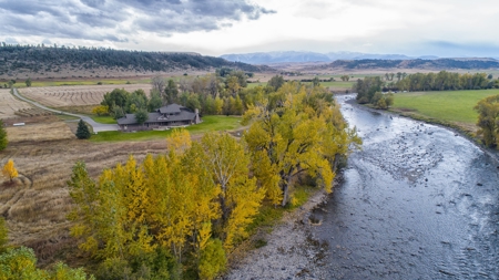Montana Riverfront Property Home Lodge For Sale Luxury Land - image 9
