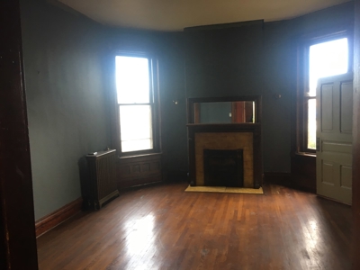4 Bed Historic Queen Anne Located Near Downtown - image 4