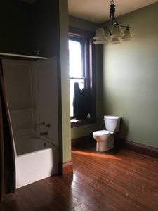 4 Bed Historic Queen Anne Located Near Downtown - image 17