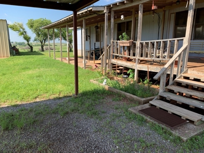 Country Home with Acreage for Sale Clinton OK Custer County - image 5