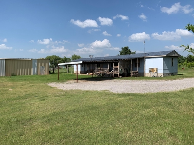 Country Home with Acreage for Sale Clinton OK Custer County - image 4