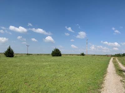 Country Home with Acreage for Sale Clinton OK Custer County - image 9