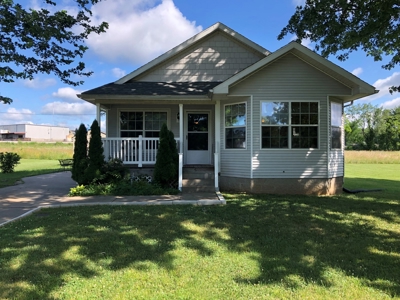 First Time Home Buyers-Investors Nice 3 Bedroom 2 Bath Home - image 1