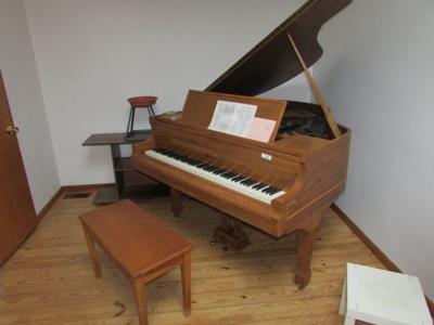 685 - image 0