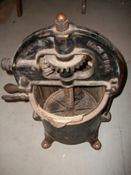 alt=